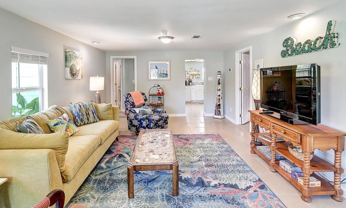 Rockport Cottage | Adorable 3 bedroom, 2 bath cottage in Rockport, just minutes from the beach!