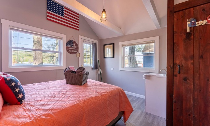 Alton Bay Cabin | Adorable Cabin with stunning lake views & Now featuring AC Wi-FI and TV access