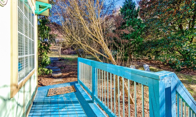 Arden Cabin | Adorable dog-friendly tiny home with creekside firepit, AC, & WiFi