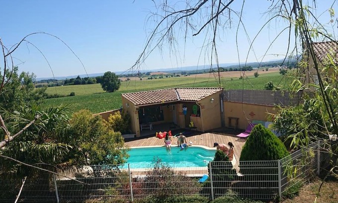 Saint-Germain-des-Pres House | Adorable guest house with piscine