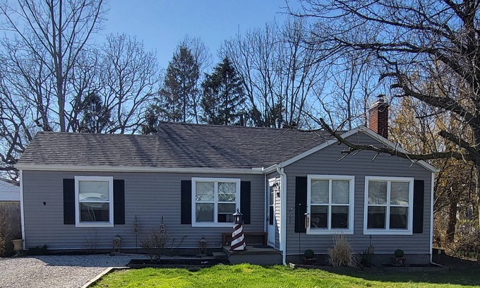 Vermilion House | Adorable Lake House in a Quaint Neighborhood - Lake access in our subdivision