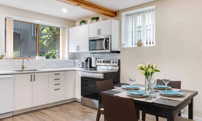 Federal Way Apartment | Adorable new studio with free parking, WiFi and large smart TV.
