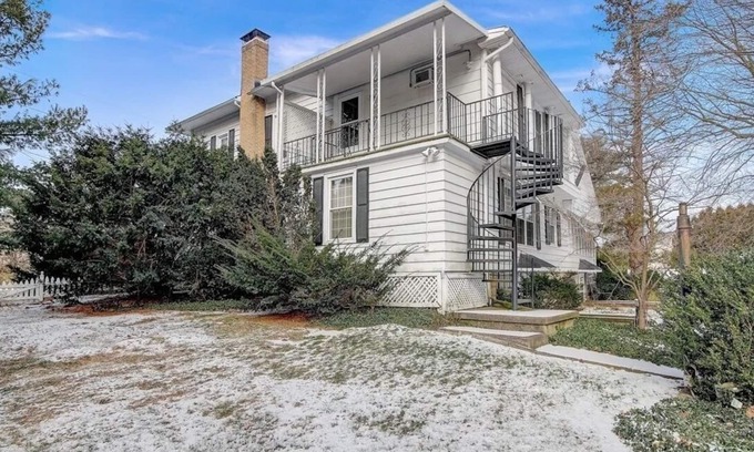 Amherst Apartment | Adorable studio apartment near Cedar Point and Cleveland