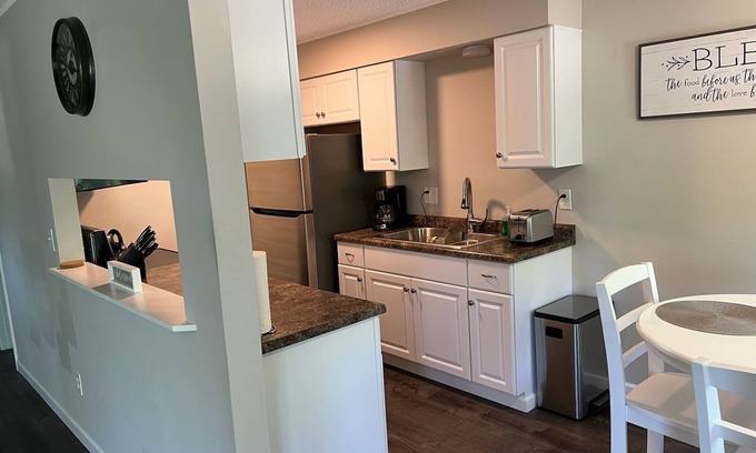 Holly Apartment | Adventure Acres- Suite A3