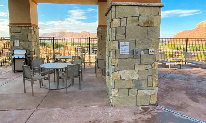 Moab House | Adventure Awaits In Moab Near Arches in 4 Rooms w/Kitchen & Grilling Area