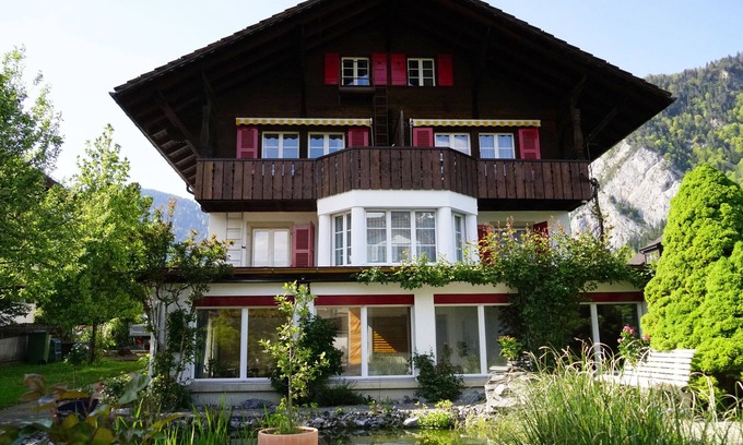 Unterseen Hotel | Adventure Guesthouse