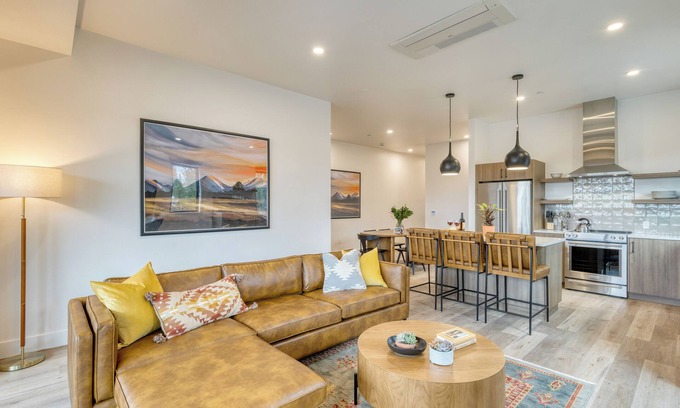 Bend House | Aerie Modern 4 Unit Buyout | 4 Units w/Hot Tub + Mountain Views | Near Downtown