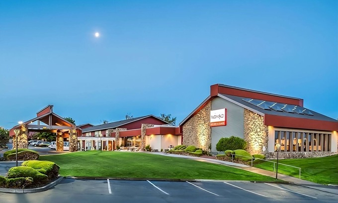 Tri-Cities Hotel | Affordable Getaway for 2! Pet-Friendly Unit! w/FREE Parking, Onsite Pool