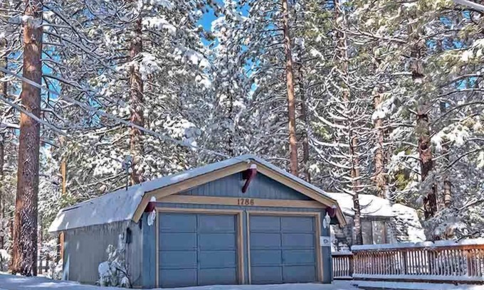 Montgomery Estates House | Affordable Home, Minutes to Heavenly - Near Toyiabe National Forest Biking.