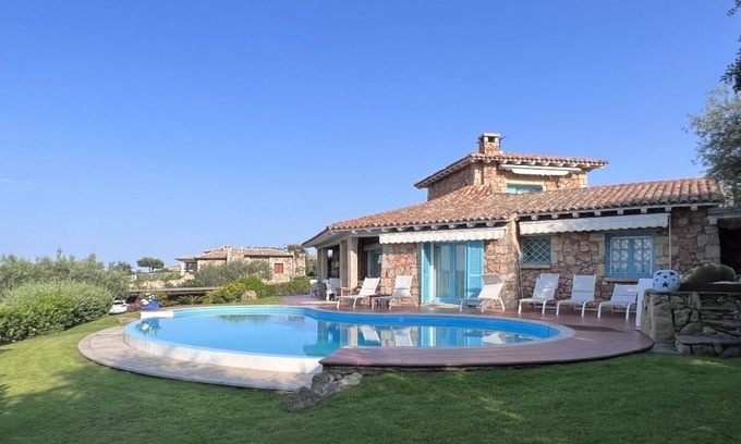 Puntaldia Villa | Agapanthus Villa with Private Pool - BeLocations