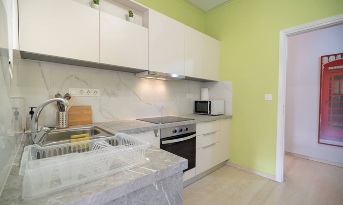 Athens House | Agios Ioannis metro st. 2 bedrms 6 pers. apartment