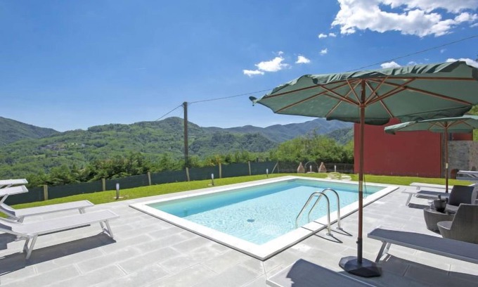 Tresana House | Agr. Castello della Mugazzena by Interhome