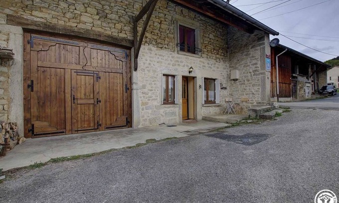 Evosges House | Agreable Spacieux Reposant Simple Pratique Confortable Accueillant Terrain Attenant