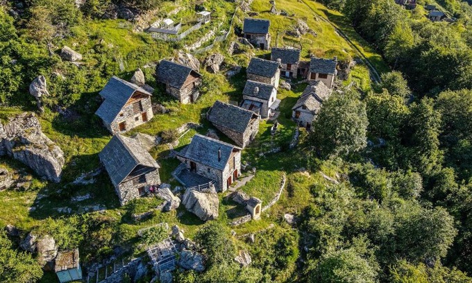 Brontallo House | Agri Scinghiöra