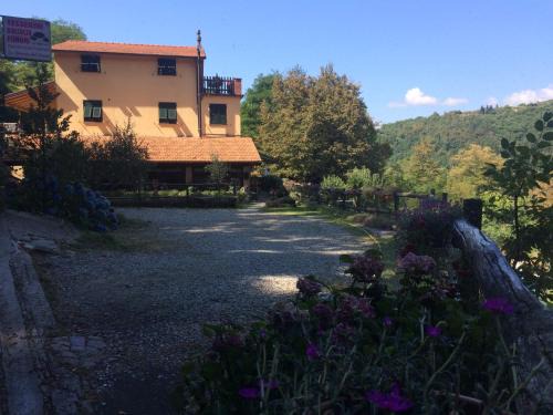 Borzonasca House | Agriturismo LA TAVERNA DEL NONNO