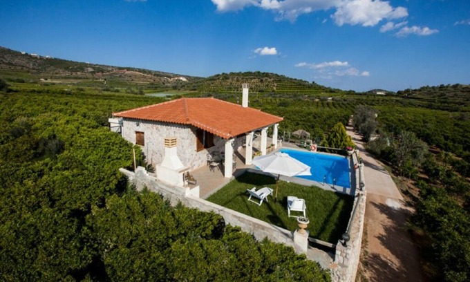 Drepano House | Aigli Private Villa for 4 persons | Pool & Outdoor Jacuzzi 5 mins from Nafplio