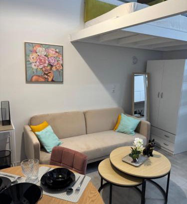 Agios Dimitrios Apartment | AIOLOS near metro Apartment in ALIMOS