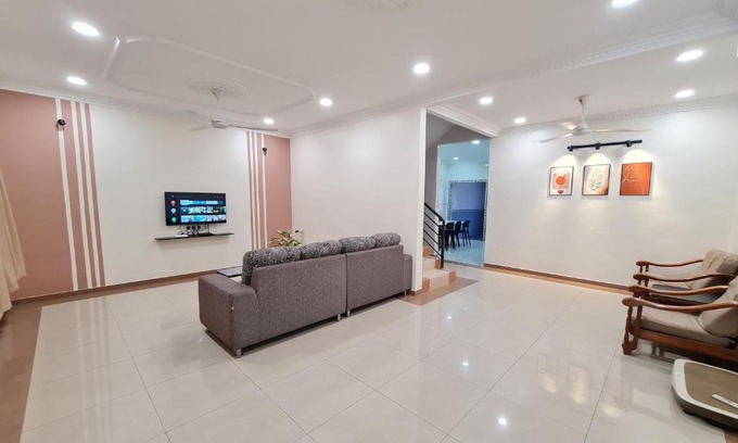 Simpang House | Air-home M9 Simpang near Aulong Econsave, 4BR, 10pax, Netflix