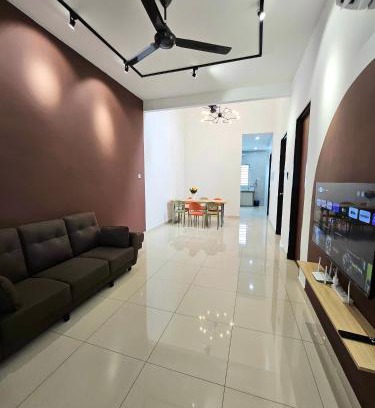 Asam Kumbang House | Air-home No 28 Simpang near Aulong Econsave, 3BR, 7pax, Netflix