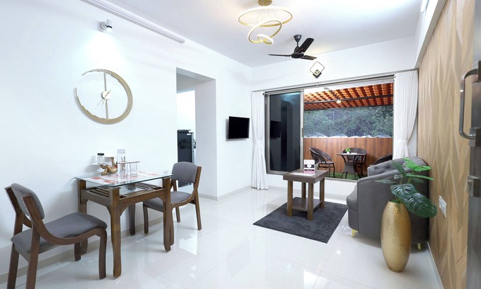 Andheri East Apartment | Airport Proximity & Compact 1BHK for Health Stays