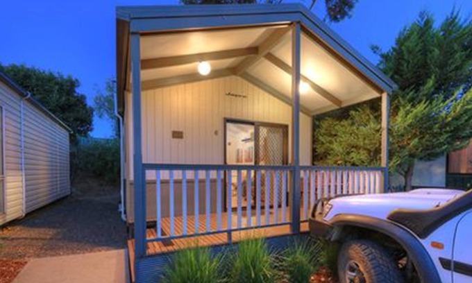 Attwood Hotel | Airport Tourist Village Melbourne