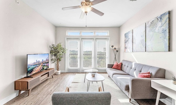 Windsor Park Apartment | Airy SoCo 2BR King Suite w/GymPickleballLaundry