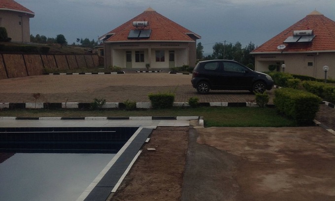 Kabarore Hotel | Akagera Resort and Country Club