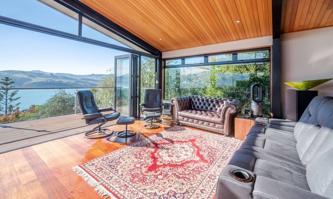 Akaroa House | Akaroa Long Harbour Lookout - Akaroa Holiday Home