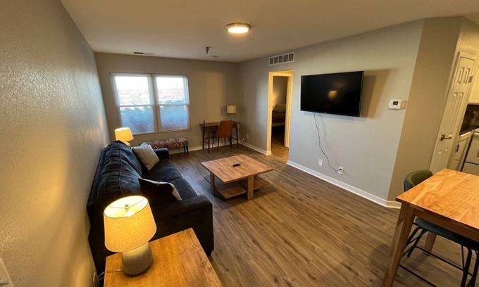 South Central Omaha Apartment | Aksarben 1 Bedroom-Close to I-80!