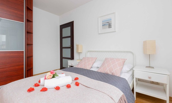 Wilanow Apartment | Al. Wilanowska 9A | 2 Balconies | Parking