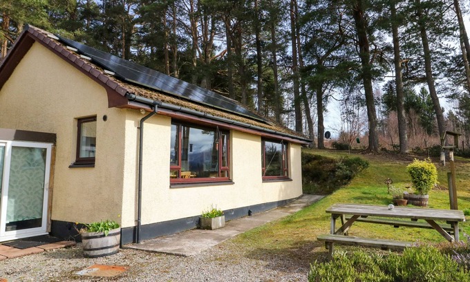 Spean Bridge House | ALBA BEN VIEW, family friendly, with a garden in Spean Bridge