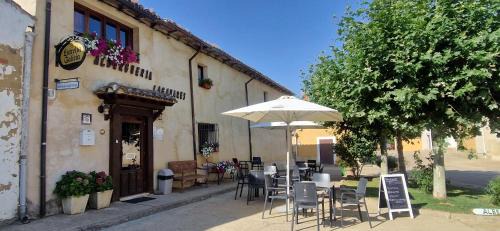 Moratinos Hostel | Albergue Laganares - pilgrims hostel -
