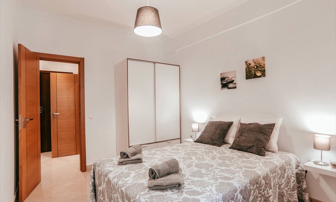 Alcantara Apartment | Alcantara Terrace by GT House