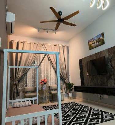 Kempas Apartment | Alchemy Guesthouse D'summit Residence with Netflix