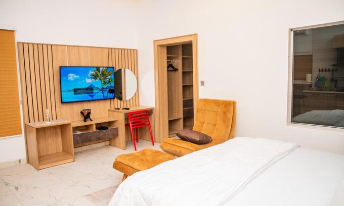 Abuja Apartment | Alder studio Apt+Gym+Snooker board. Rhodabode Nile