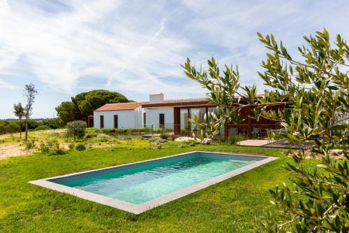 Santiago do Cacem Villa | Alentejo Pine Trees Villa