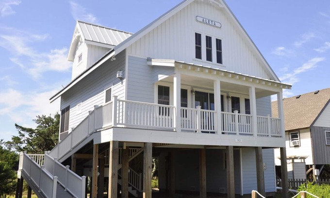Ocracoke House | Aleta: Pet friendly, waterfront, perfect for two. Private docking.