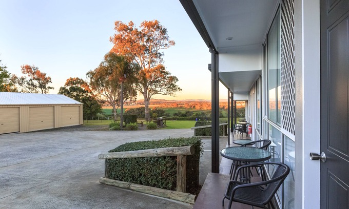 Warwick Hotel | Alexander Motel