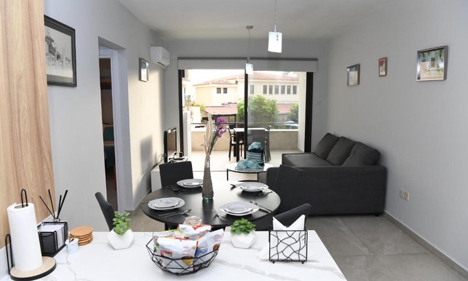 Paphos Apartment | Alexis Apartments - Nice 2-bedroom with swimming pool