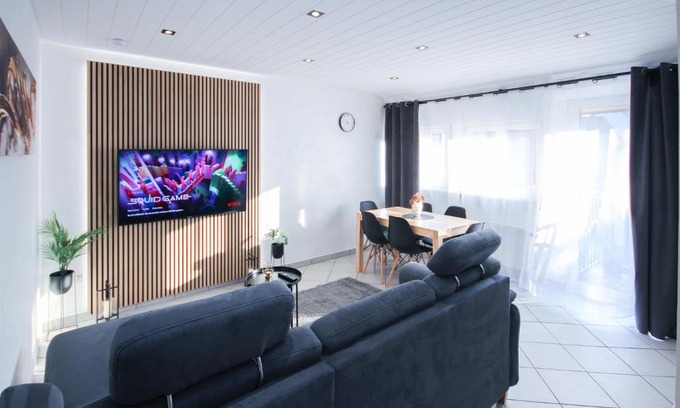 Stuttgart Apartment | ALFA Stuttgart 3Zi-Maisonette 6 Personen Zuffenhausen nahe Porsche & Bosch l WIFI & SmartTV I 3BR 4 Beds I Kitchen I Bathroom & WC