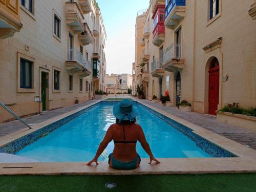 Ghajnsielem Apartment | Alfresco - 2 bedroom unit and Pool