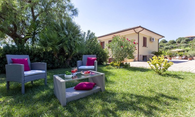 Alghero Villa | Alghero, Master Villa, with covered garden veranda 4 bedrooms, for 10 people
