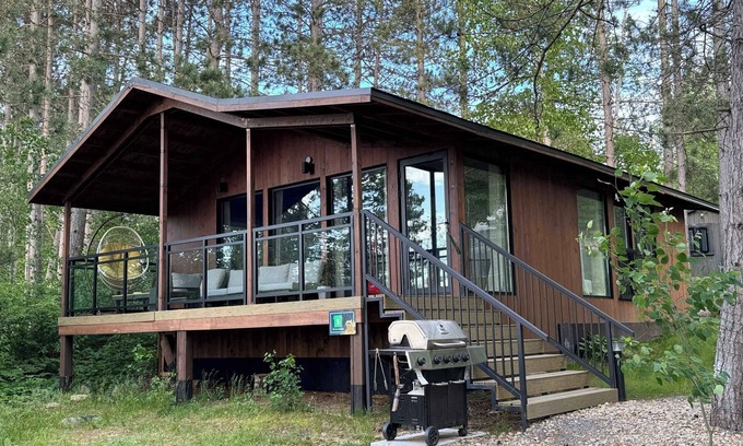 South Algonquin Cabin | Algonquin's Edge Resort | Waterview 5