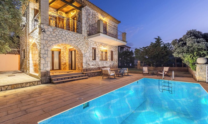 Akrotiri Villa | Aliki Villa - Country house with private swimming pool and view