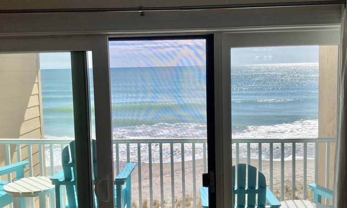 Sneads Ferry Condo | “All ABOUT THE VIEW” A Cozy Oceanfront 1BR 1B Condo With Amazing Ocean Views!