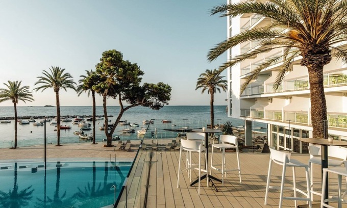 Ibiza Town Resort | All-Inclusive Grand LifeSuite with Double Hydromassage Bath at the Ibiza Twiins