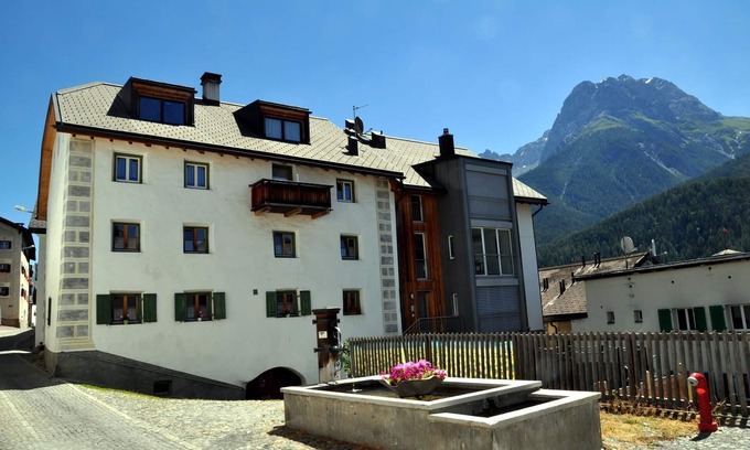 Engadin Scoul Apartment | Allegra and welcome to the Chasa Döss vacation apartment