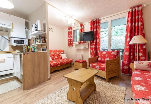 Allos Apartment | ALLOS village STUDIO cosy avec balcon