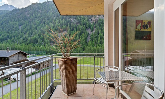 Zwieselstein Apartment | Alluring Apartment in Zwieselstein with Balcony