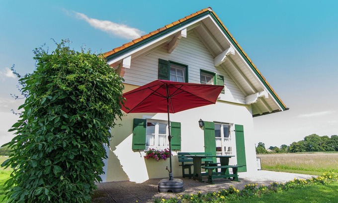 Luft House | Alluring Holiday Home in Ubersee with Whirlpool